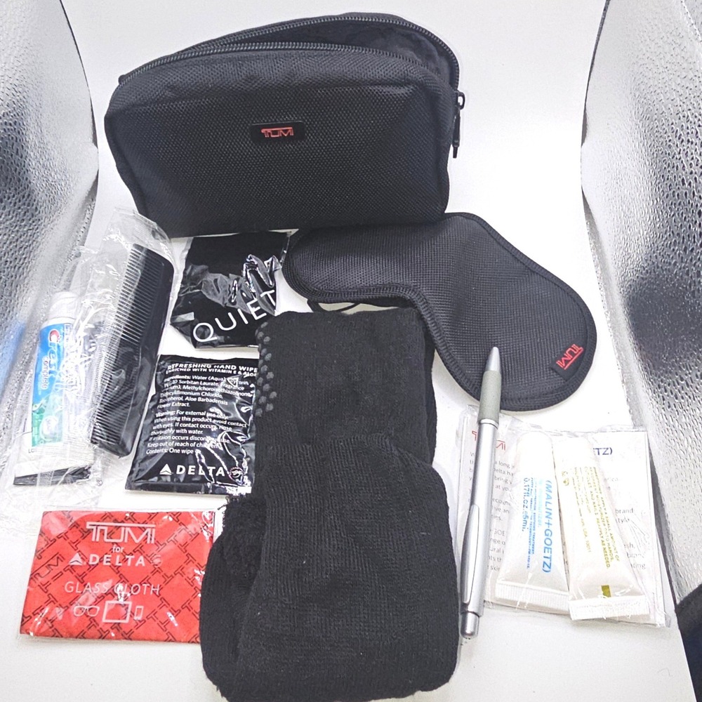TUMI Delta Airlines Business Class Amenity Kit Black Pouch Malin+Goetz Set